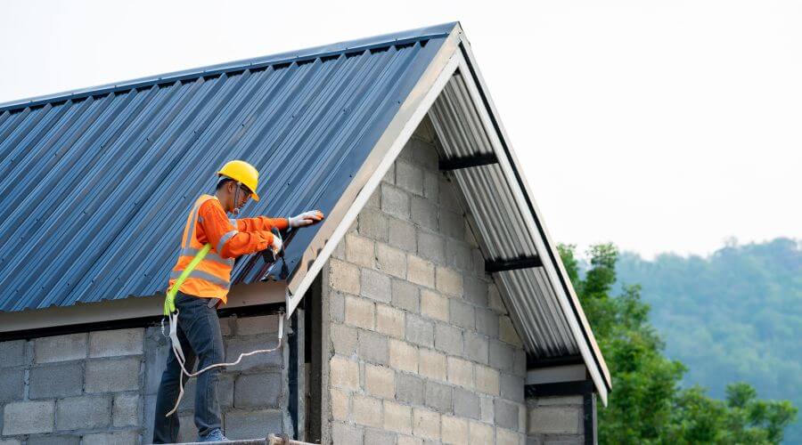 Professional gutter cleaning in Jacksonville, MO